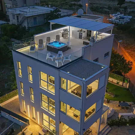 Vila Vasilj Dein Eigener Pool Oder Dein Eigener Whirlpool Mit Aussicht, Dein Urlaub, Deine Privatsphaere, Deine Wahl Vodice Exterior photo