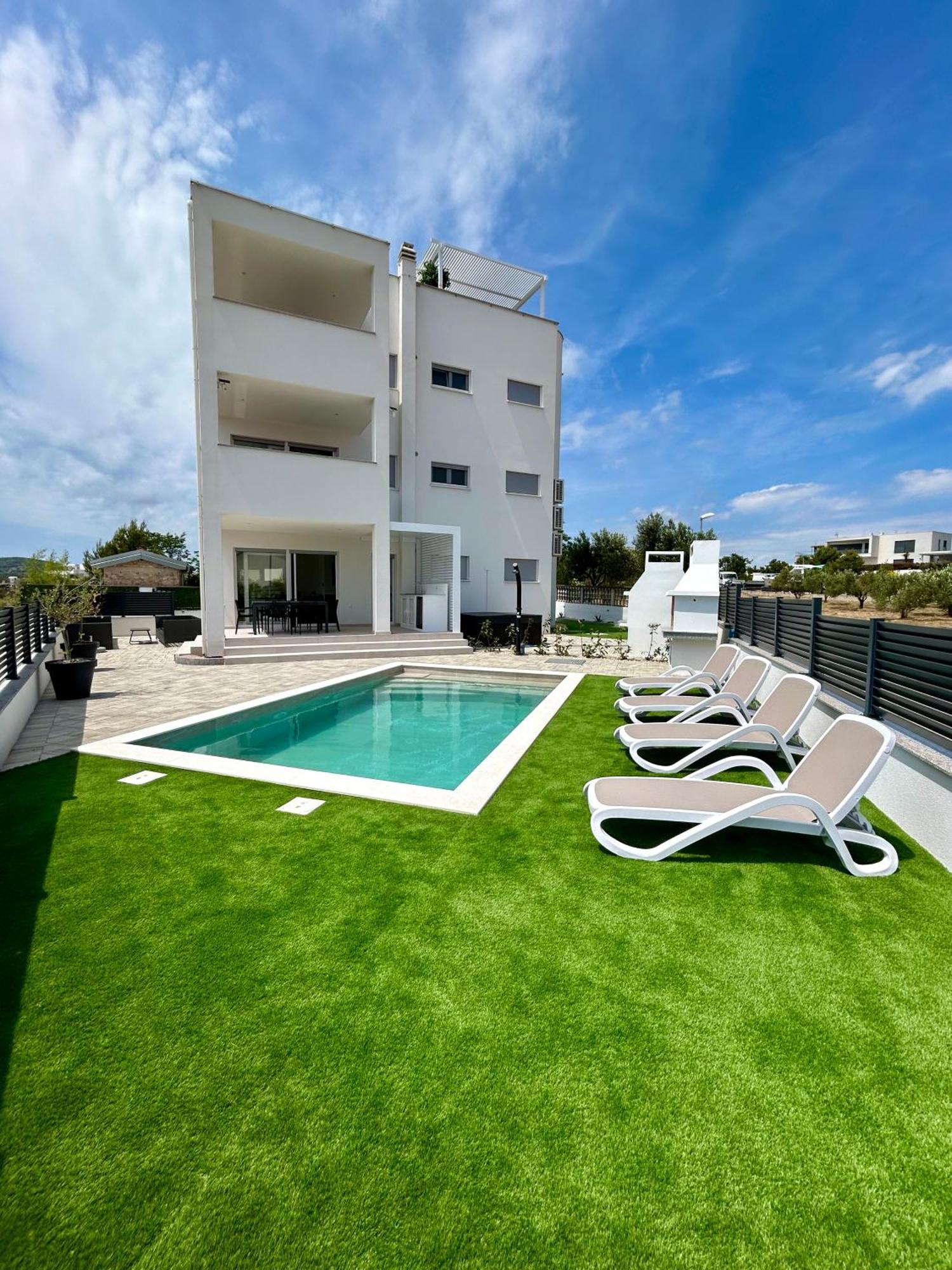 Apartman Vasilj Dein Eigener Pool Oder Dein Eigener Whirlpool Mit Aussicht, Dein Urlaub, Deine Privatsphaere, Deine Wahl Vodice