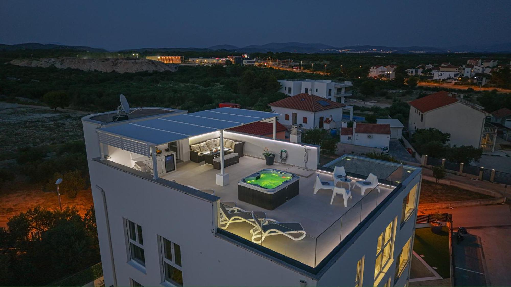 Vasilj Dein Eigener Pool Oder Dein Eigener Whirlpool Mit Aussicht, Dein Urlaub, Deine Privatsphaere, Deine Wahl Apartman *