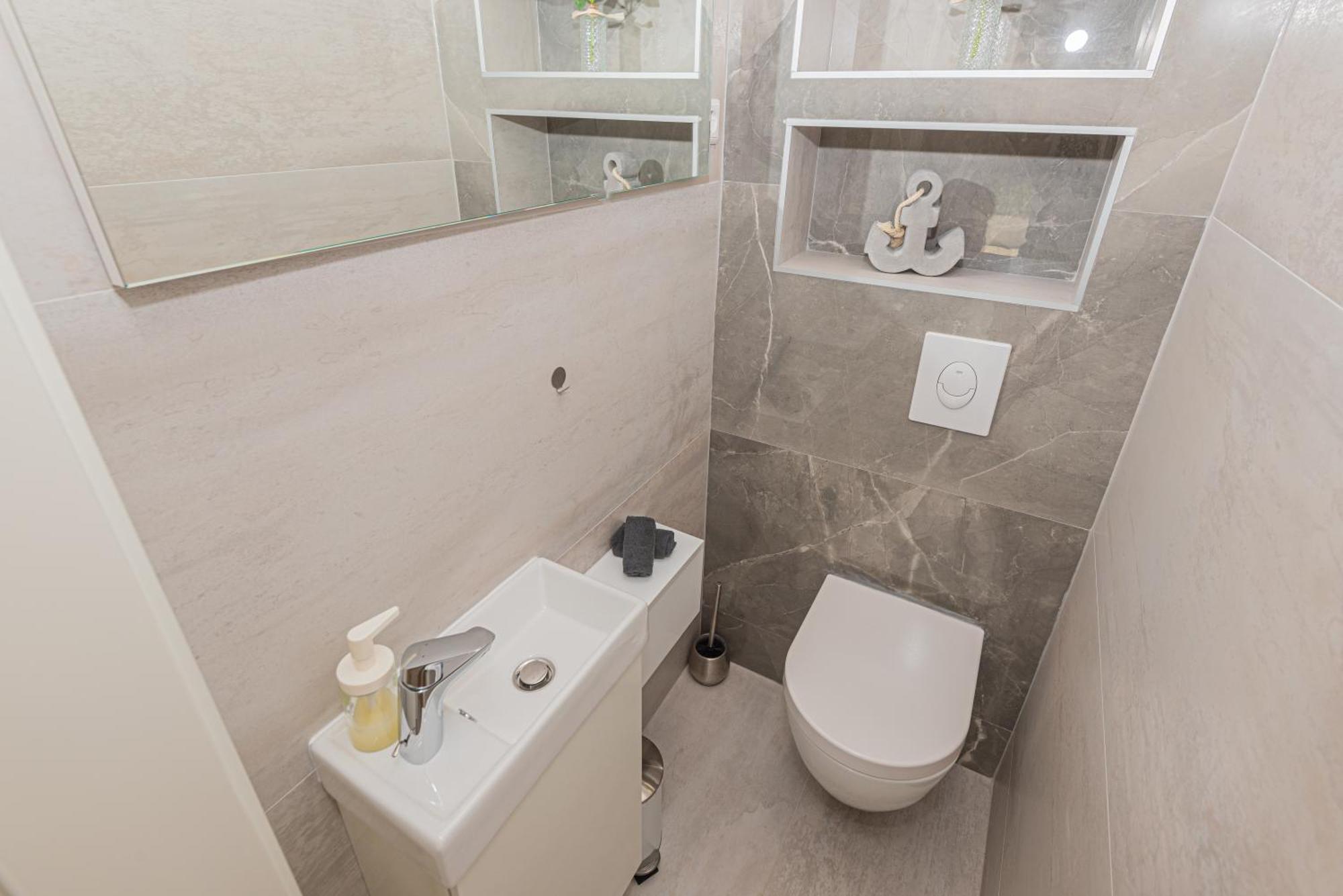 Apartman Vasilj Dein Eigener Pool Oder Dein Eigener Whirlpool Mit Aussicht, Dein Urlaub, Deine Privatsphaere, Deine Wahl