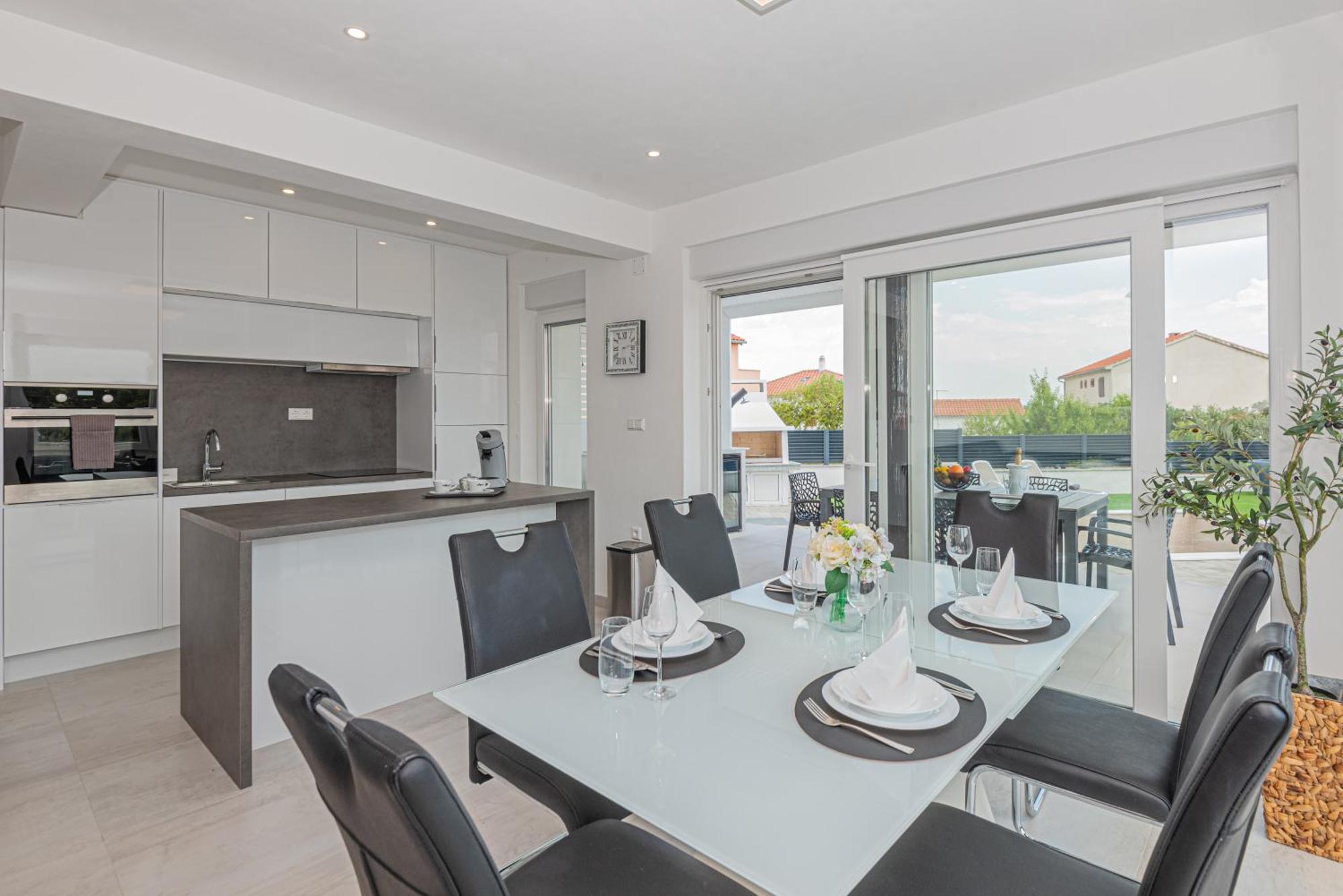 Vasilj Dein Eigener Pool Oder Dein Eigener Whirlpool Mit Aussicht, Dein Urlaub, Deine Privatsphaere, Deine Wahl Apartman *